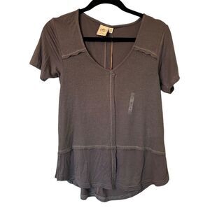 White Crow Women's XS Gray V-Neck Tiered Tunic Top from The Buckle